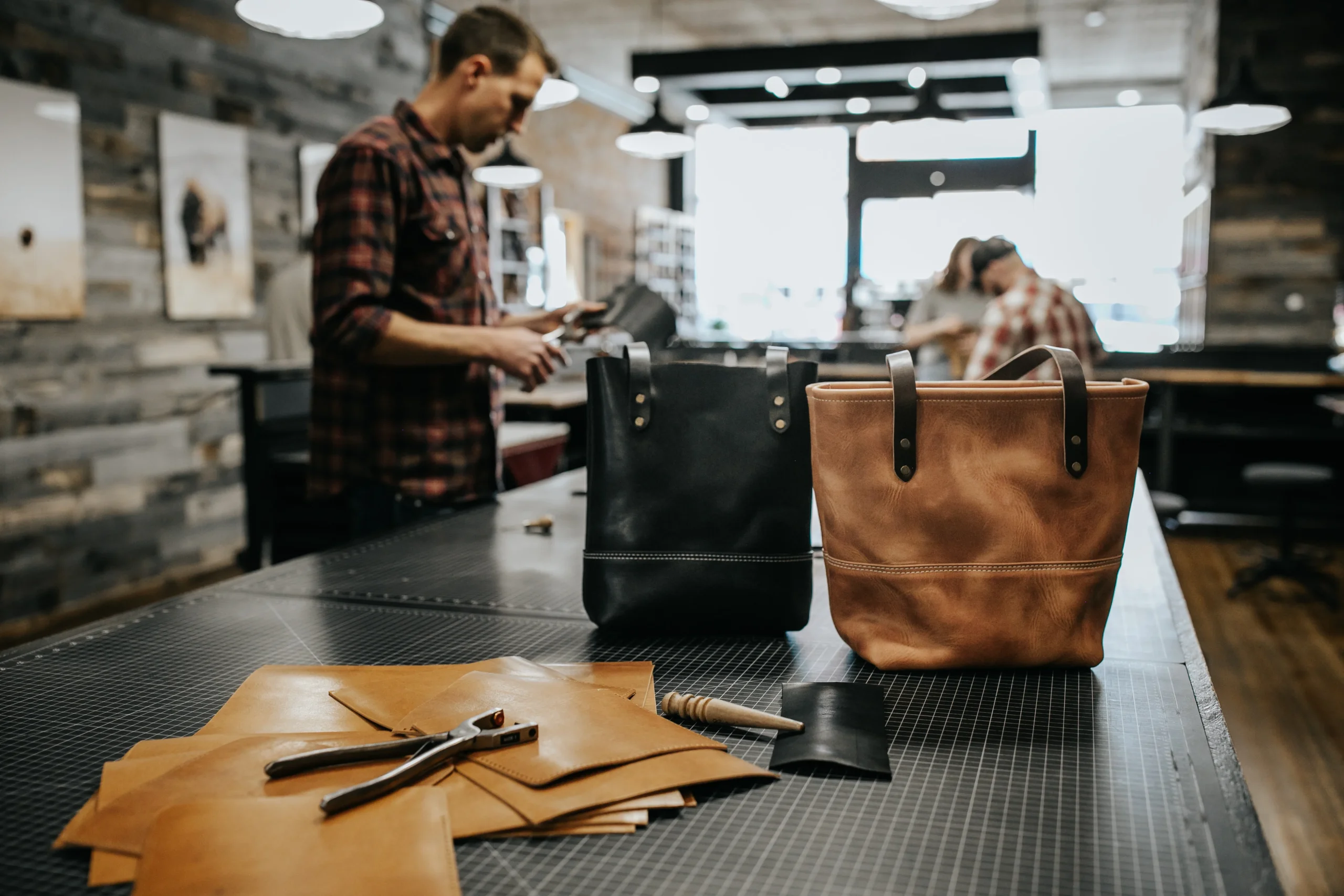 Premium leather bag by Hinleath