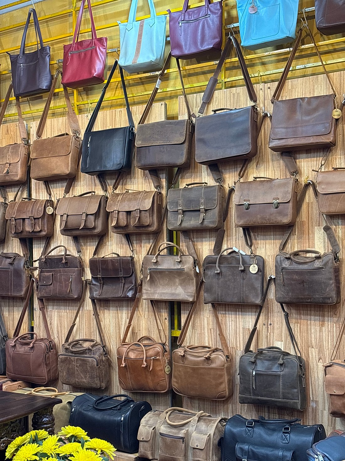 Hinleath handmade leather bag designed in Hoi An, Vietnam