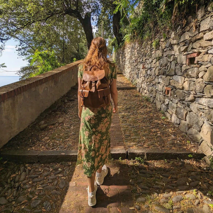 Stylish woman carrying a handmade Hinleath tote in an urban setting